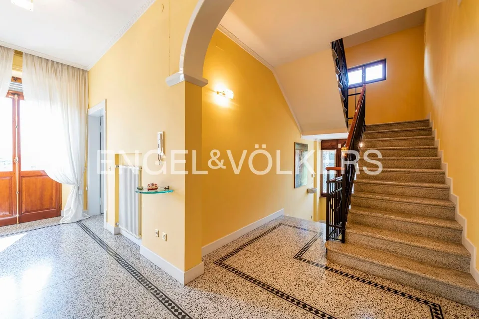 Raffinata villa d'epoca tra il verde del Mendrisiotto – foto 11 di 12