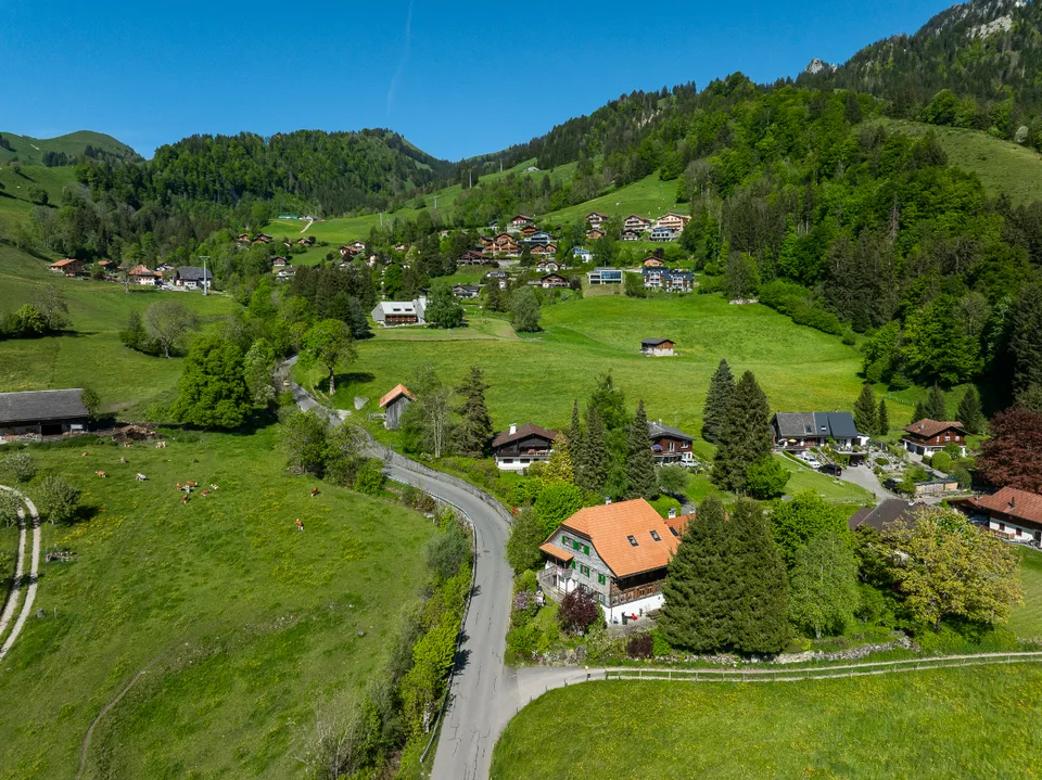 Charmantes Dorfhaus mit bezauberndem Garten