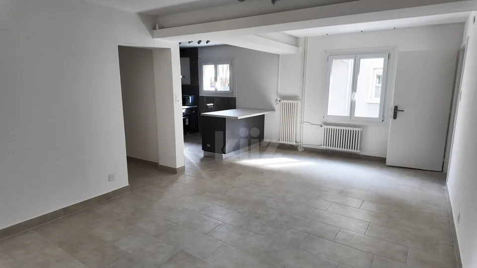 Appartement komplett renoviert mit Terrasse und Garten