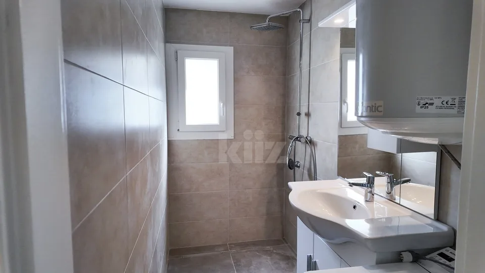 Appartement komplett renoviert mit Terrasse und Garten