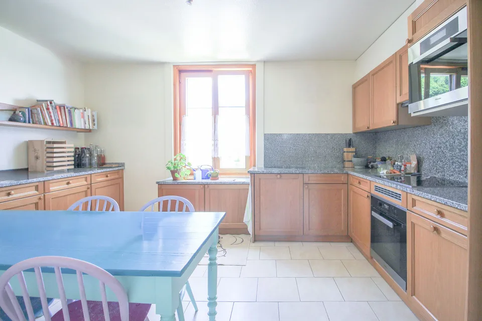 Geräumige 4.5-Zimmer-Wohnung mit 110 m2 und Balkon – Foto 10 von 13