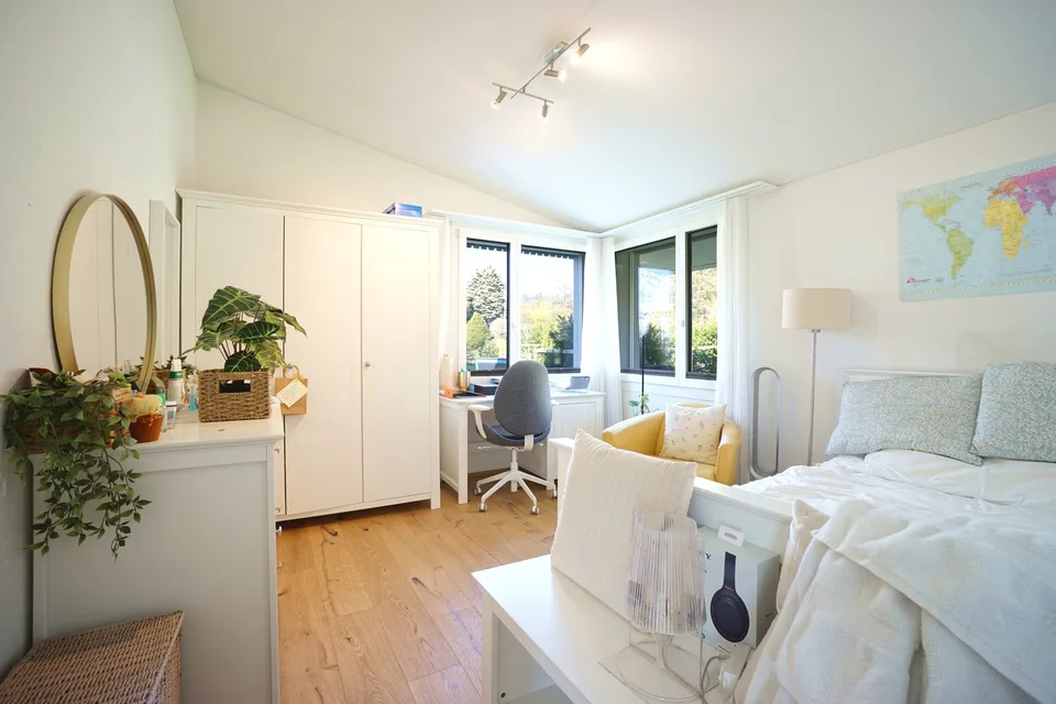 High-quality 6.5-room single-family house with modern expansion in top location – photo 11 of 25