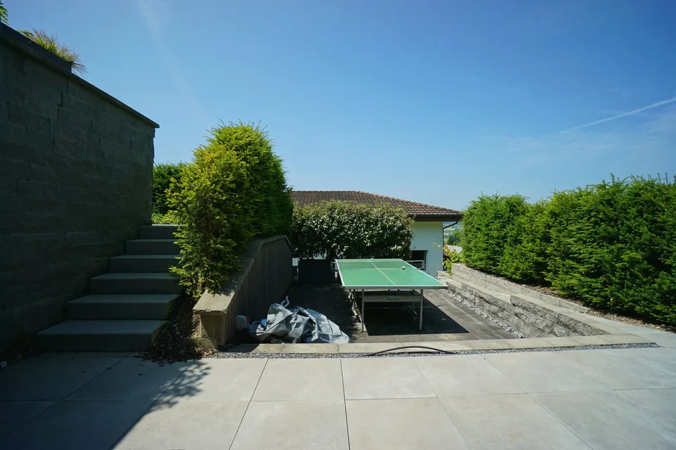 High-quality 6.5-room single-family house with modern expansion in top location – photo 23 of 25