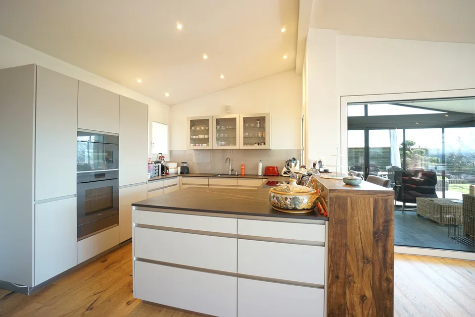 Charming 6.5-room single-family house in top location with breathtaking views!