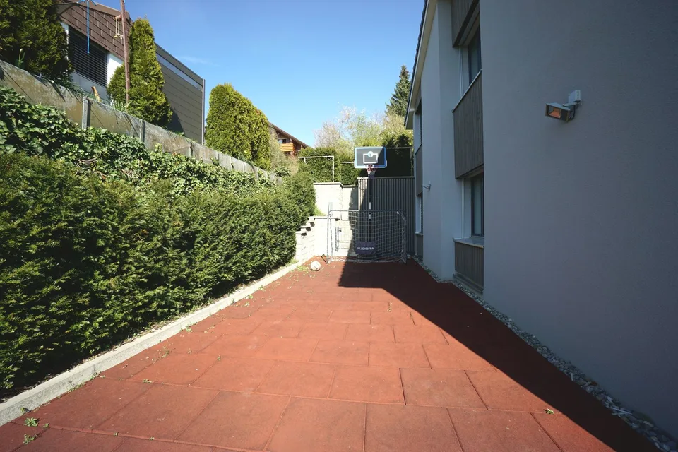 High-quality 6.5-room single-family house with modern expansion in top location – photo 22 of 25