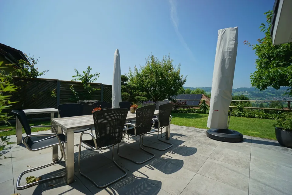 High-quality 6.5-room single-family house with modern expansion in top location – photo 20 of 25