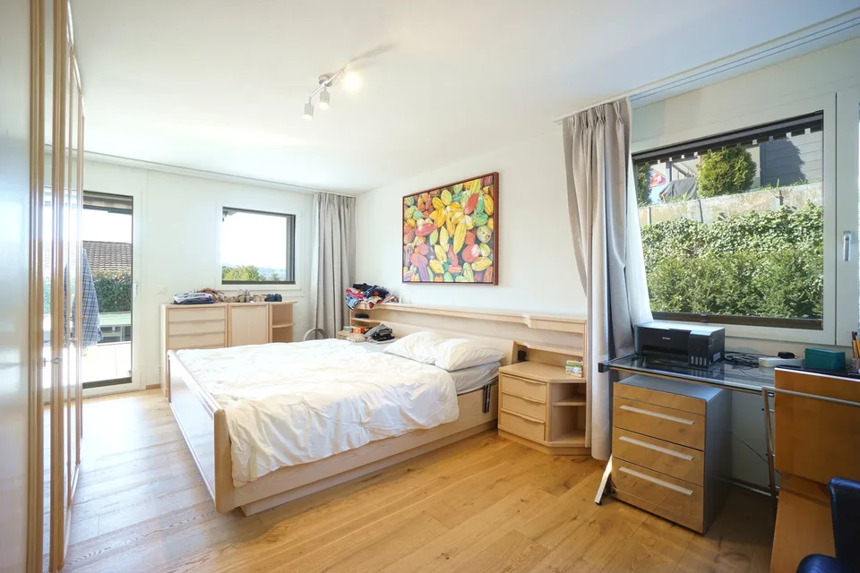 High-quality 6.5-room single-family house with modern expansion in top location – photo 12 of 25