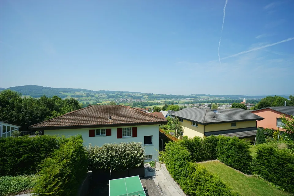 High-quality 6.5-room single-family house with modern expansion in top location – photo 18 of 25