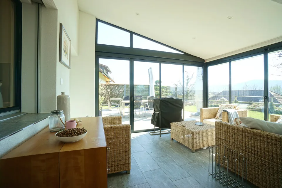High-quality 6.5-room single-family house with modern expansion in top location – photo 7 of 25