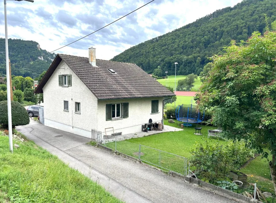 Casa familiare di 5,5 locali in una posizione tranquilla a Mümliswil