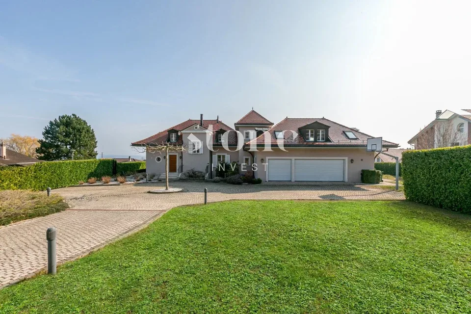 Spacieuse villa de maître avec vue sur le lac et SPA privatif