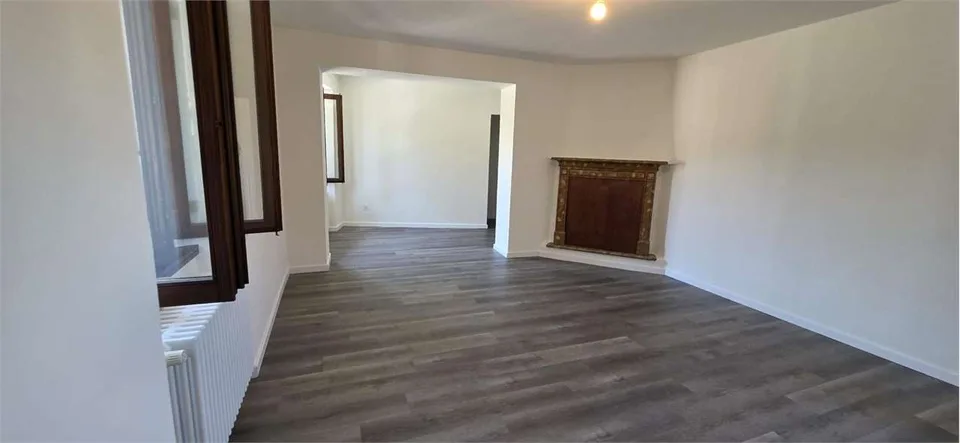 Revenue house in the center of Vacallo - An excellent investment