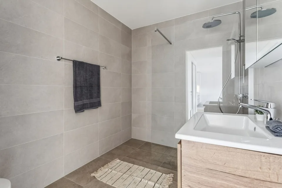 Superbe appartement de 5.5 pièces avec vue sur les Préalpes – Foto 14 von 14