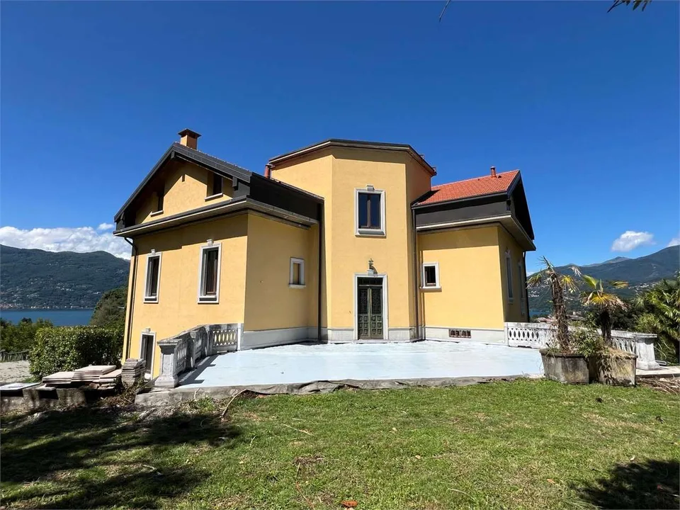 Appartamento mansardato completamente ristrutturato con ampia terrazza – foto 6 di 13