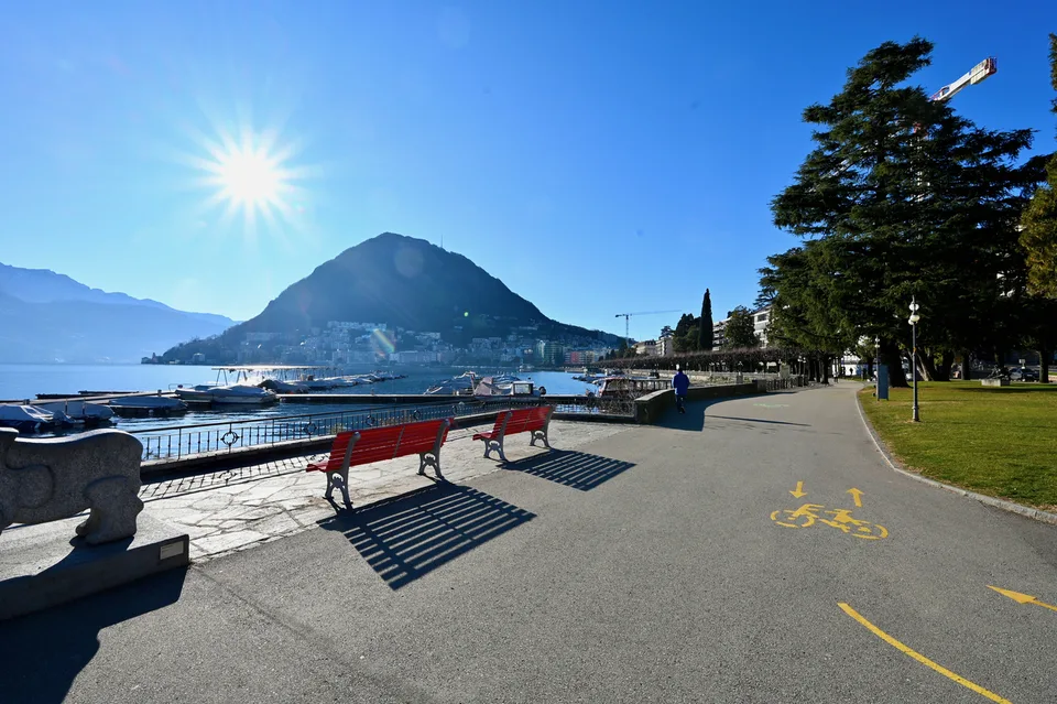 Prestigioso Spazio Commerciale in Prima Linea a Lago nel Central Park – Foto 11 von 11