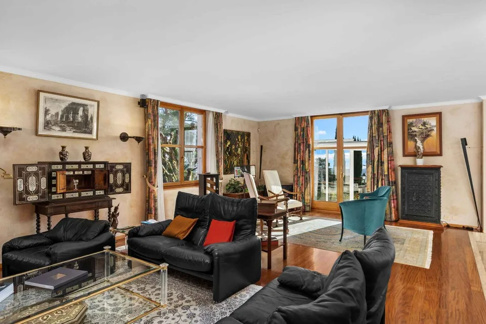 Elegante Villa mit Panorama auf den Genfersee und die Alpen – Foto 11 von 13