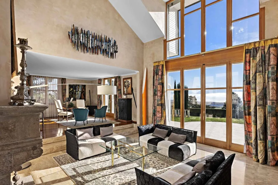 Villa elegante con panorama sul Lago di Ginevra e le Alpi