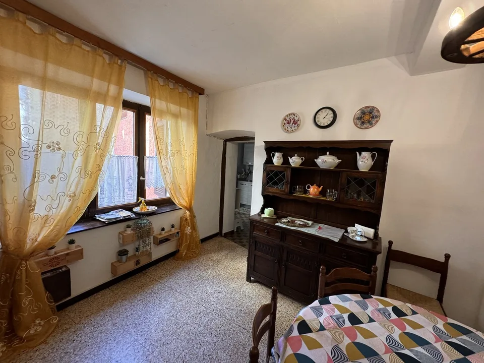 CASA DI NUCLEO CON 2 APPARTAMENTI