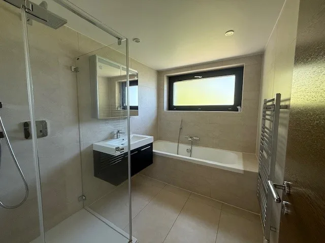 Villa mit Pool und Panoramablick – Foto 14 von 17