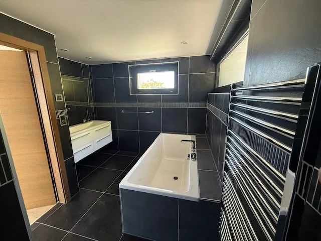 Villa mit Pool und Panoramablick – Foto 12 von 17