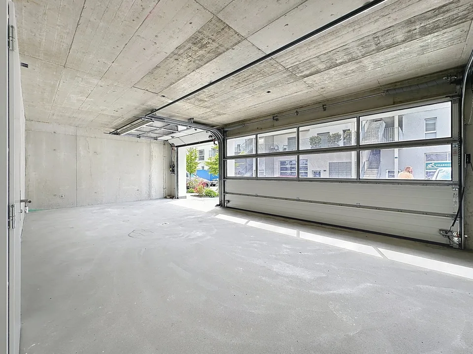 Local artisanal neuf avec atelier et bureau de plus de 90 m²