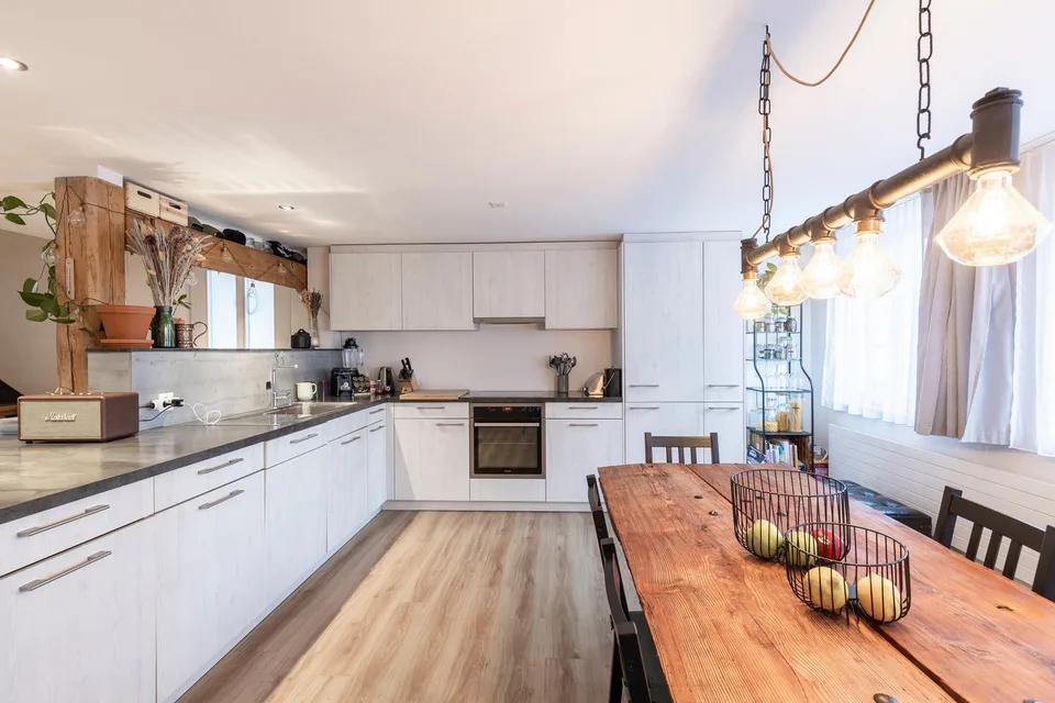 Mehrfamilienhaus mit vielseitigem Wohnungsmix und Nebenflächen