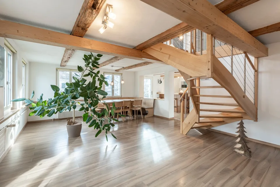 Mehrfamilienhaus mit vielseitigem Wohnungsmix und Nebenflächen