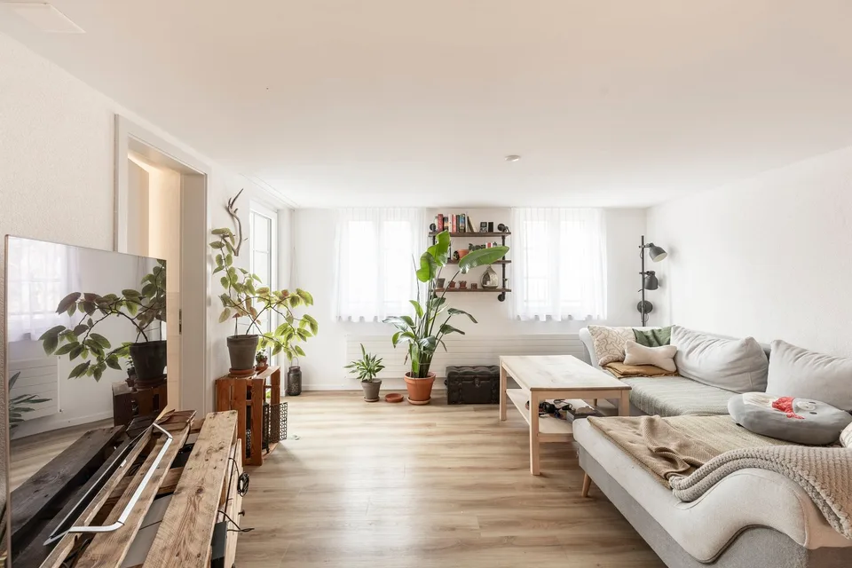 Mehrfamilienhaus mit vielseitigem Wohnungsmix und Nebenflächen
