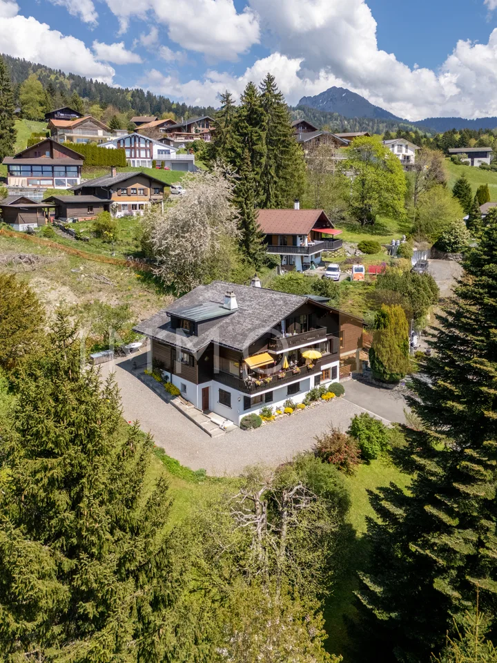 Appartamento di 5,5 locali affascinante in un chalet