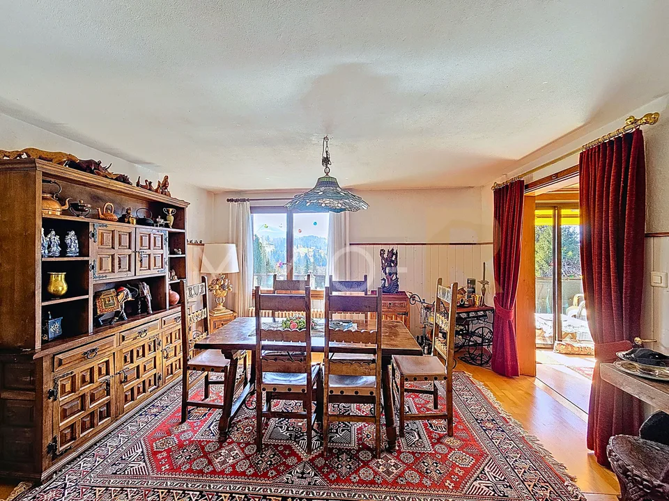Appartamento di 5,5 locali affascinante in un chalet