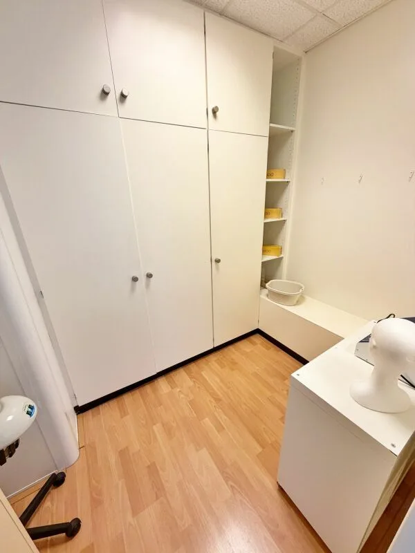 Büro_lokale_Kommerziale_Mies – Foto 15 von 24