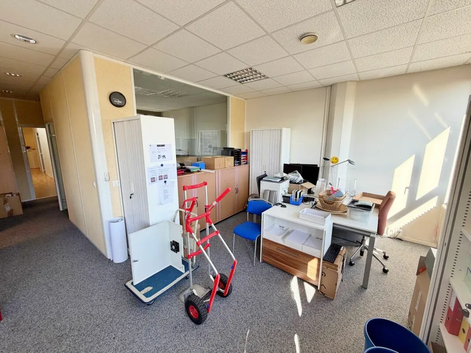 Büro_lokale_Kommerziale_Mies – Foto 22 von 24