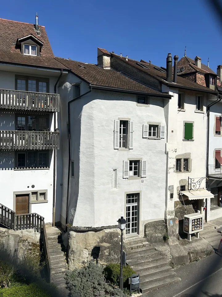 Nel cuore di Estavayer-le-Lac Casa villaggio di 6 pezzi Da ristrutturare