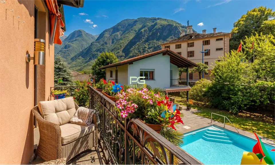 Villa di 2 appartamenti con piscina e dependance – foto 10 di 13
