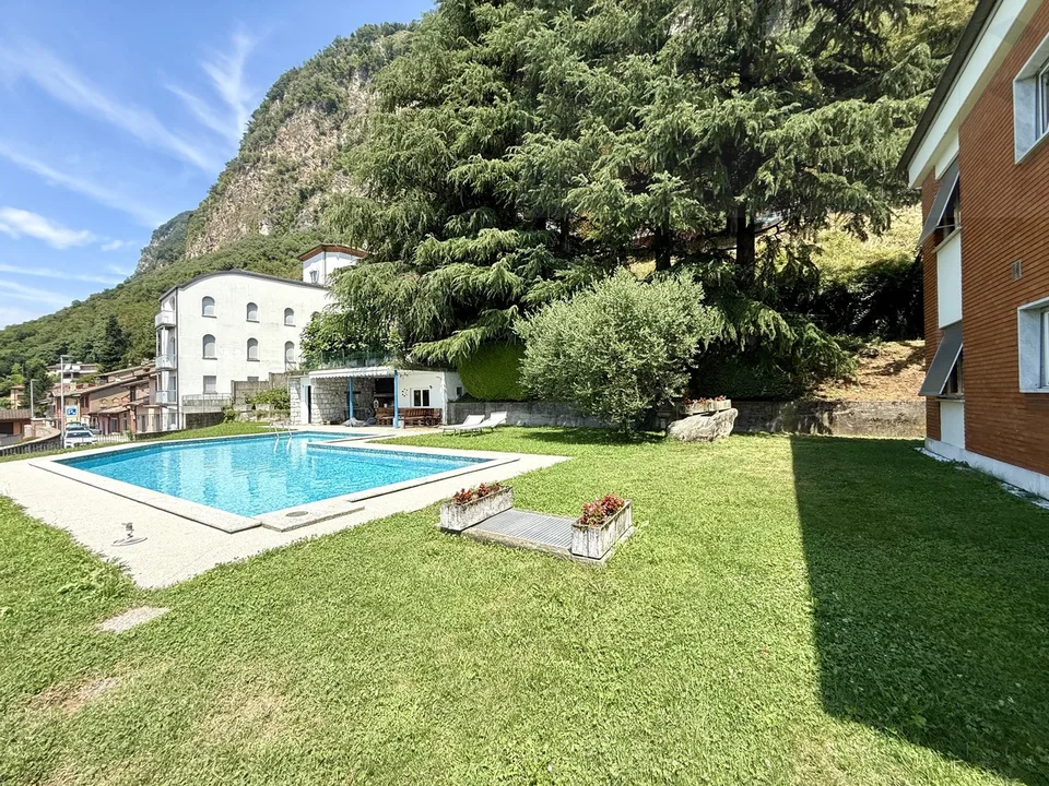 GRANDE VILLA CON PISCINA