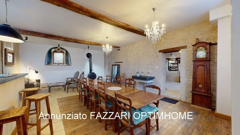 Casa di carattere rinnovata, vicina al Belgio e al Lussemburgo, venduta