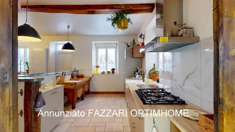 Casa di carattere rinnovata, vicina al Belgio e al Lussemburgo, venduta