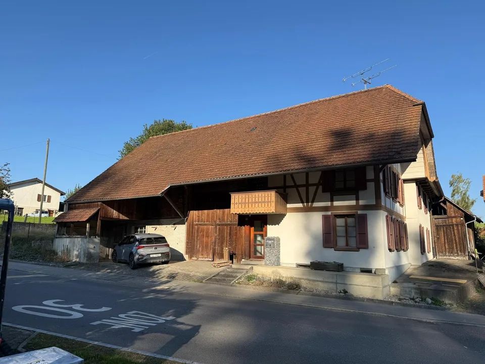 Maison de paysan charmante avec garage et grand jardin à Mühledorf SO