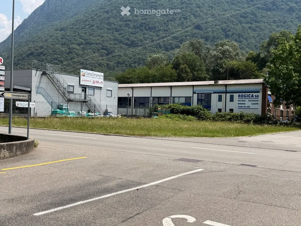 Terreno industriale edificabile J2 – 1'047 m² – Posizione strategica a Castione