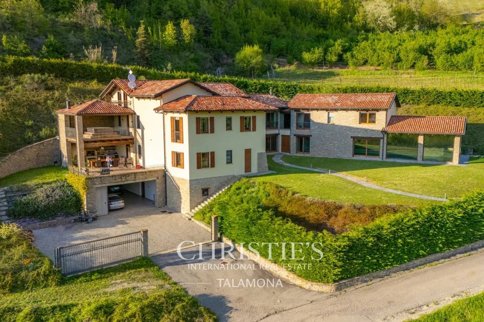 Luxuriöses Landhaus im Barolo-Weingebiet ? Serravalle Langhe