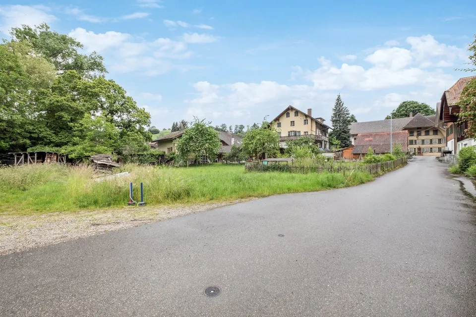 Building plot in an idyllic village