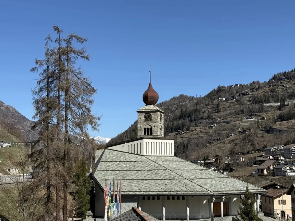 Unique attic apartment with Alpine panorama near Zermatt – photo 13 of 14