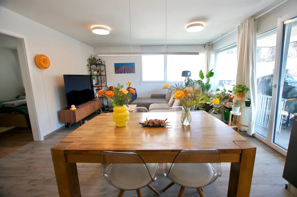 Magnifique appartement de 3,5 pièces à Remaufens, avec une place couverte
