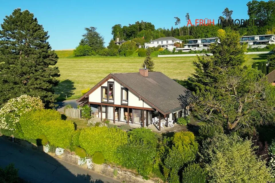Ein Haus voller Licht und Leben über dem Bielersee