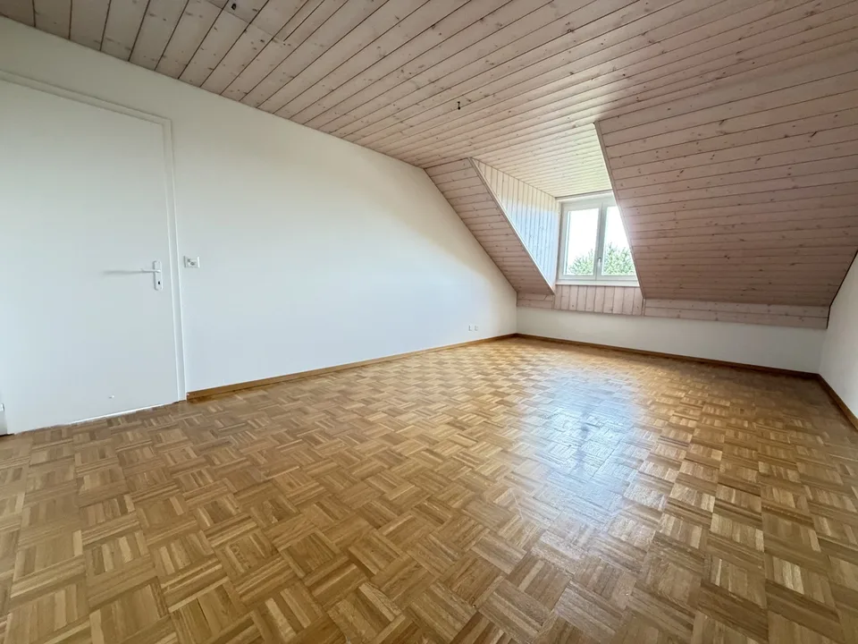 Appartamento di 4.5 locali di 155 m2 con vista libera sul lago