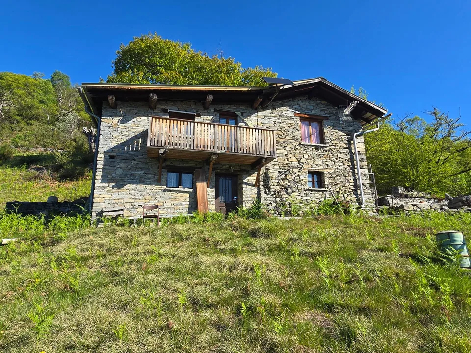 Bauernhaus inmitten der Natur mit Panorama Seeblick