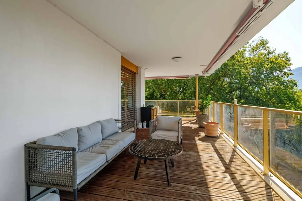 Duplex con balcone e terrazza sul tetto – foto 6 di 10