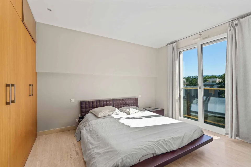 Duplex con balcone e terrazza sul tetto – foto 7 di 10