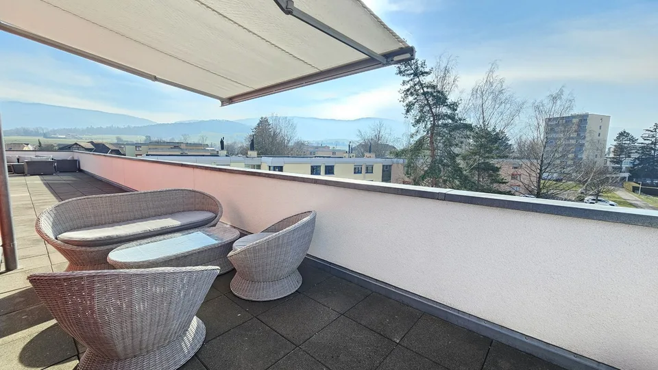 Wohnen auf dem Gipfel: Dachgeschoss von 140 m² mit Terrasse von 128 m² – Foto 8 von 9
