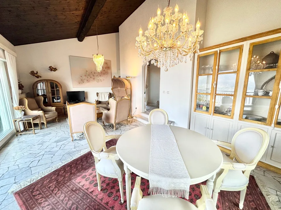 Villa très bien entretenue dans un endroit calme et très ensoleillé avec de grandes terrasses et une vue imprenable sur le lac – photo 7 sur 17